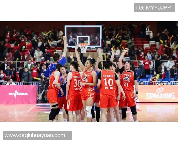 四川蓝鲸迎战福建球队期待精彩对决展现篮球魅力与团队精神