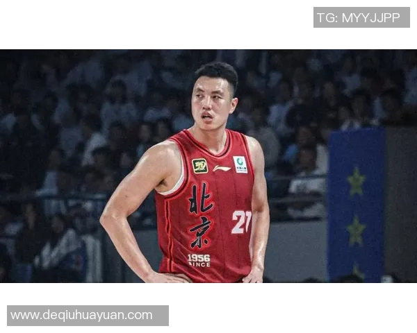 翟晓川：从篮球场上的拼搏者到生活中的追梦人，展现多元魅力与坚持精神