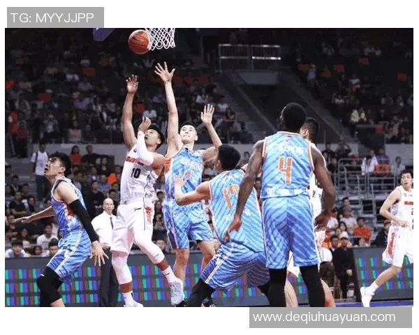 新疆与广东篮球队人员对比分析及战术特点探讨 新疆与广东篮球队人员对比分析及战术特点探讨