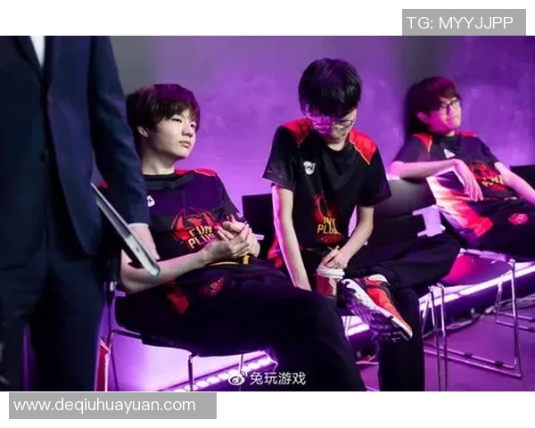 洲际赛分析：FPX团队协作展现出色配合与默契